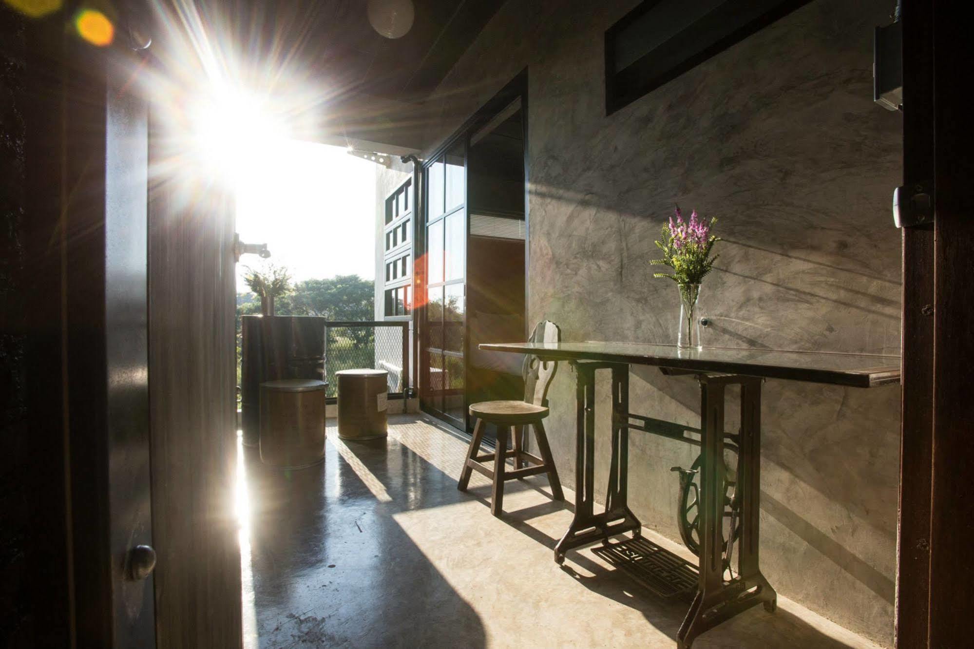 Rumpai Loft Habitat Chiang Mai Eksteriør billede